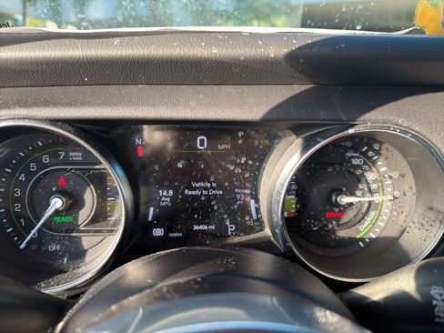 Used 2022 Jeep Wrangler Unlimited Sahara w/ Cold Weather Group image 8