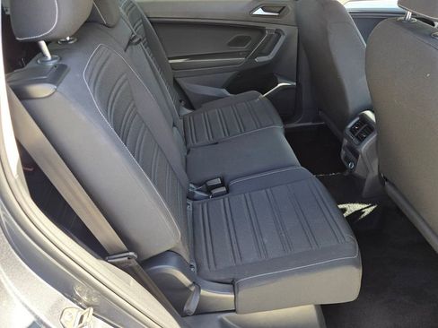 Used 2022 Volkswagen Tiguan S image 17