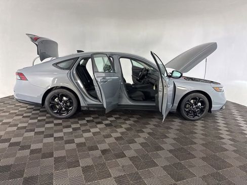 Certified 2025 Honda Accord SE image 17