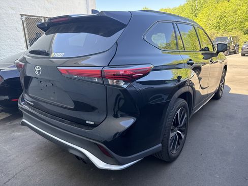 Used 2022 Toyota Highlander XSE image 8