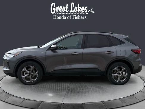 Used 2025 Ford Escape ST-Line Select AWD/4WD image 2