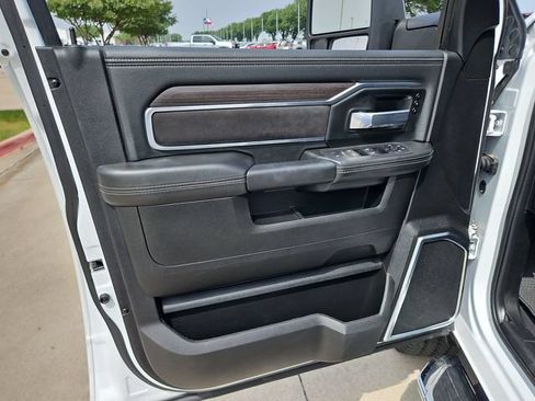 Used 2025 RAM 2500 Laramie AWD/4WD image 22