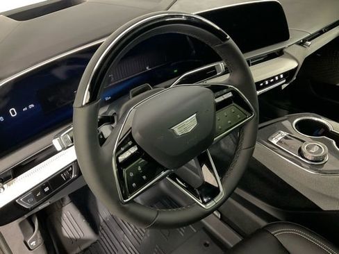 New 2026 Cadillac Optiq Sport 2 w/ LPO, Floor Liner Package AWD/4WD image 18