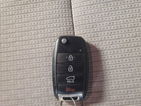 Used 2016 Kia Sedona LX FWD image 32