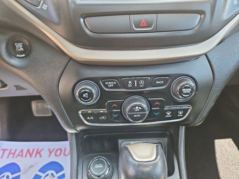 Used 2016 Jeep Cherokee Limited w/ Trailer Tow Group AWD/4WD image 18