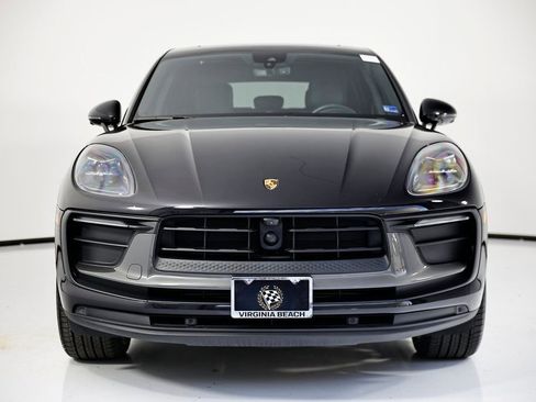 Used 2023 Porsche Macan Turbo image 10
