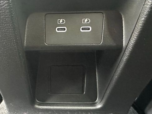 Used 2025 Mitsubishi Outlander SE image 16