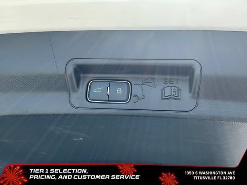 Used 2025 Ford Explorer ST-Line w/ ST-Line Street Pack AWD/4WD image 17