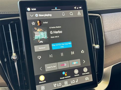 New 2026 Volvo XC90 B6 Core image 18