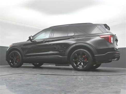 Certified 2022 Ford Explorer ST w/ Equipment Group 401A image 43