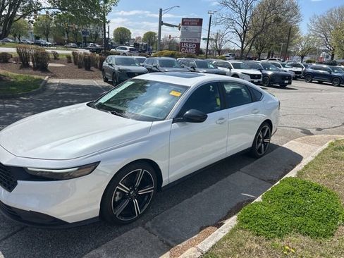 Used 2023 Honda Accord Sport image 4