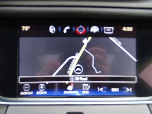 Used 2017 Cadillac XT5 Luxury AWD/4WD image 4