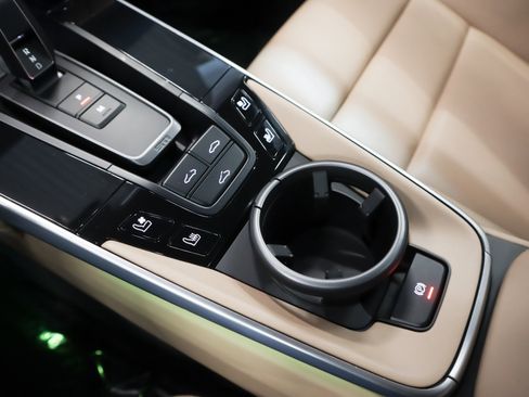 Used 2024 Porsche 911 Carrera S w/ Premium Package image 20