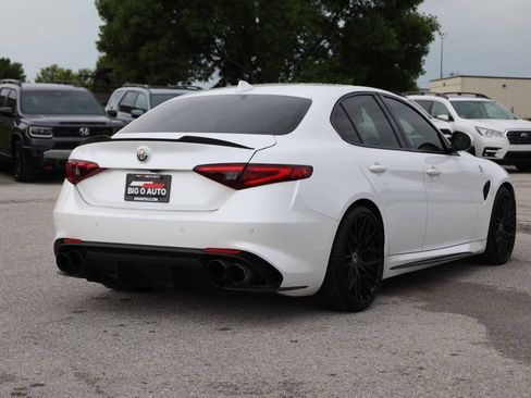 Used 2017 Alfa Romeo Giulia Quadrifoglio RWD image 9
