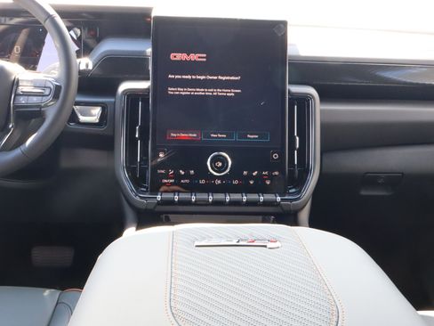 New 2026 GMC Yukon XL AT4 w/ AT4 Premium Package AWD/4WD image 12