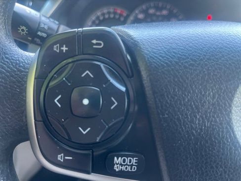 Used 2012 Toyota Camry LE FWD image 11