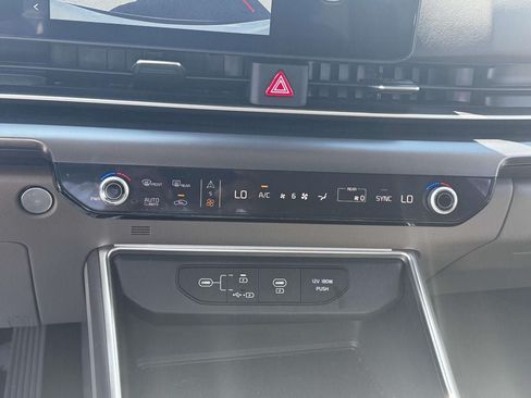 Used 2026 Kia Carnival FWD image 29