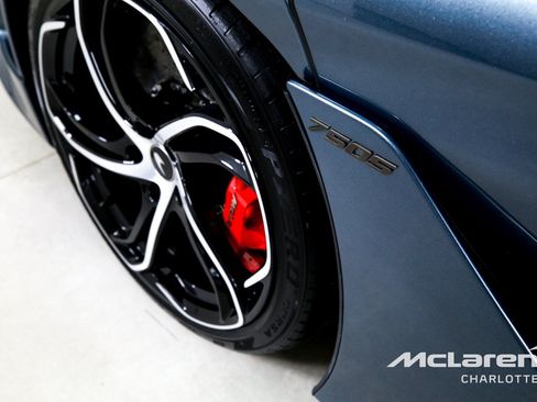 Used 2025 McLaren 750S RWD image 28