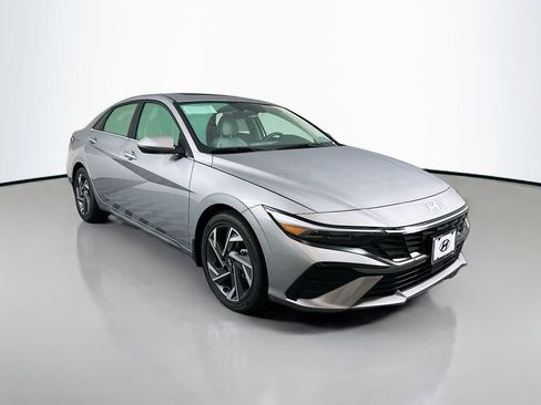 New 2025 Hyundai Elantra Limited image 3
