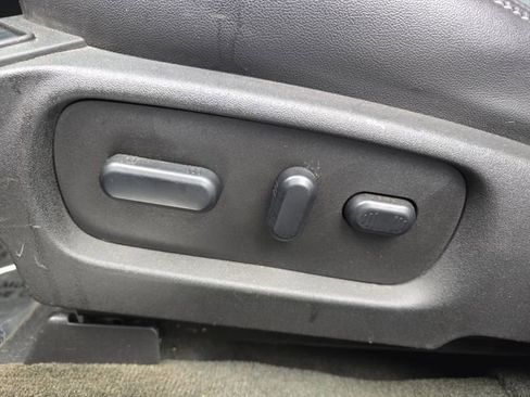 Used 2013 Ford Taurus SHO image 12