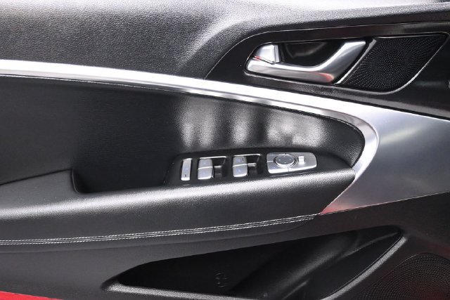 Used 2021 Genesis G70 2.0T RWD image 8