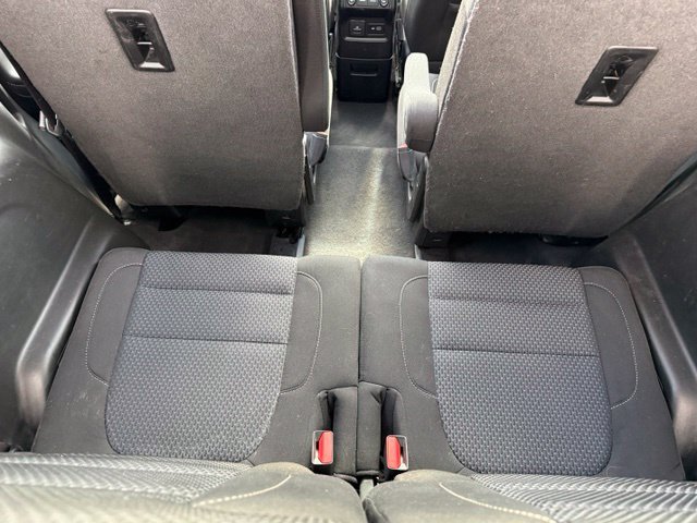 Used 2021 GMC Acadia SLE w/ Driver Convenience Package FWD image 14