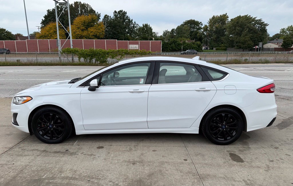 Used 2019 Ford Fusion SE FWD image 11