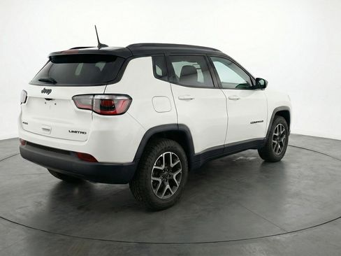 Used 2025 Jeep Compass Trailhawk AWD/4WD image 9