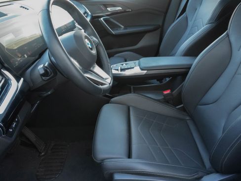 Certified 2025 BMW X2 xDrive28i image 12