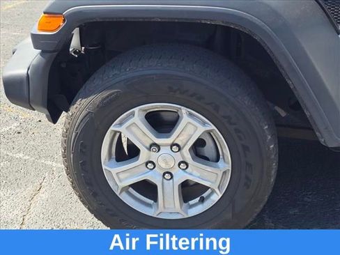 Used 2018 Jeep Wrangler Unlimited Sport S image 17