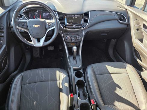 Certified 2019 Chevrolet Trax LT w/ LT Convenience Package AWD/4WD image 17