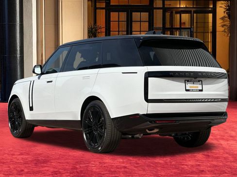New 2026 Land Rover Range Rover Long Wheelbase SE image 4