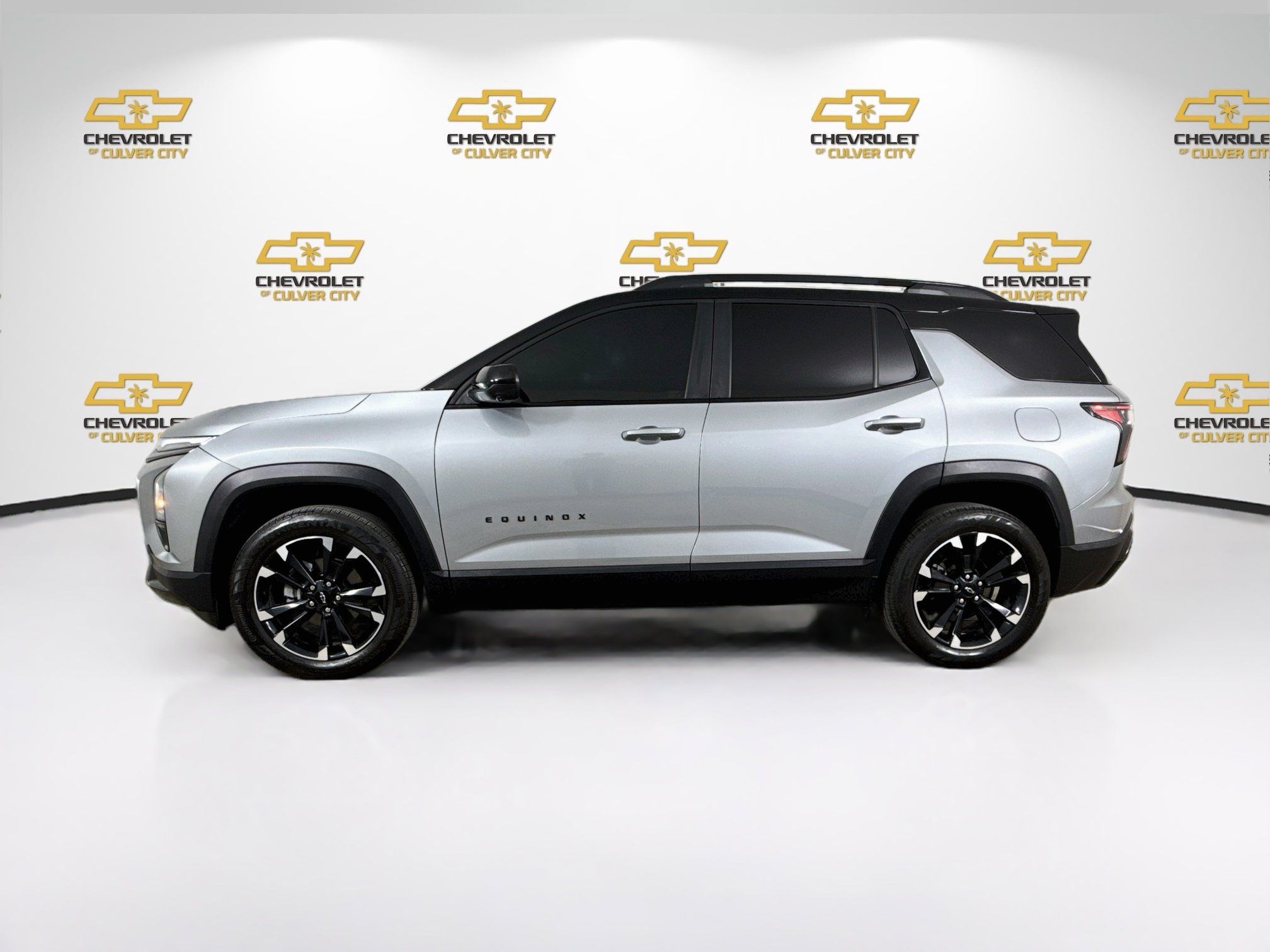 Used 2025 Chevrolet Equinox RS w/ Safety and Technology Package FWD image 5