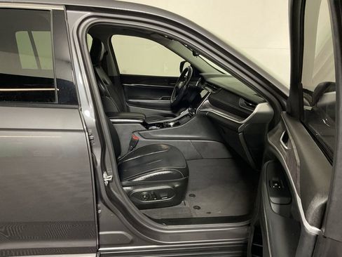 Used 2022 Jeep Grand Cherokee Limited AWD/4WD image 38