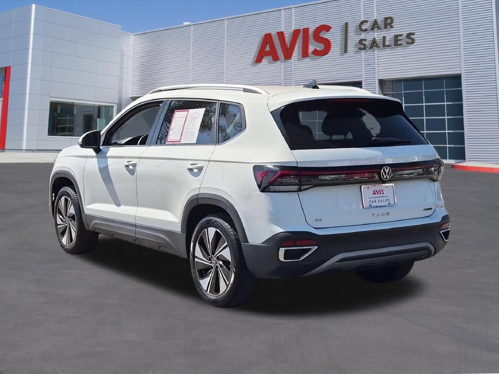 Used 2025 Volkswagen Taos SE AWD/4WD image 9