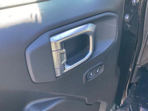 New 2026 Jeep Gladiator Sport image 13