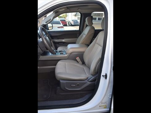 Used 2019 Ford Expedition XLT RWD image 16