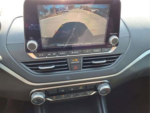 Used 2025 Nissan Altima 2.5 S FWD image 15