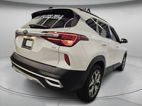 Used 2021 Kia Seltos EX image 8