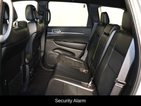 Used 2020 Jeep Grand Cherokee Altitude image 16