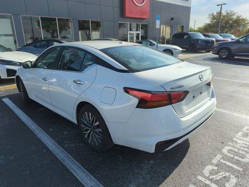 Certified 2023 Nissan Altima 2.5 SV image 3
