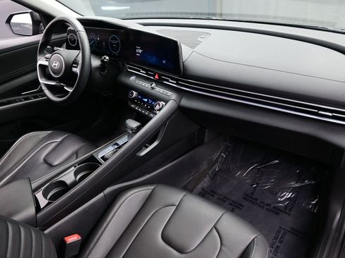 Certified 2025 Hyundai Elantra Limited image 15