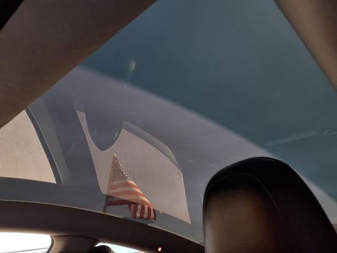 Used 2021 Tesla Model Y Long Range AWD/4WD image 15