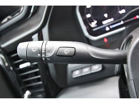 Used 2022 GMC Sierra 1500 AT4X image 17