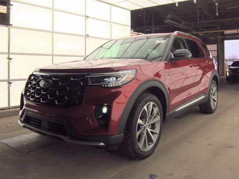 Used 2025 Ford Explorer Platinum w/ Ultimate Package image 2