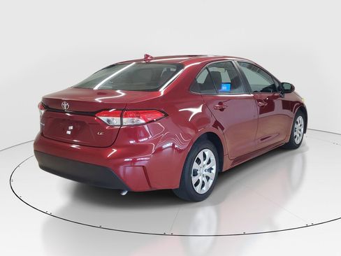 Used 2024 Toyota Corolla LE image 7