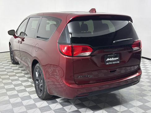 Used 2018 Chrysler Pacifica Touring Plus w/ S Appearance Package FWD image 5