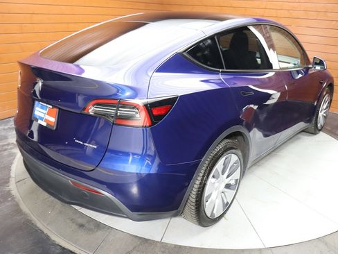 Used 2022 Tesla Model Y Long Range AWD/4WD image 15