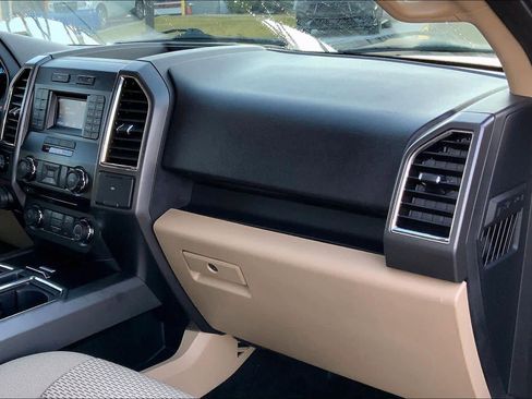 Used 2016 Ford F150 XLT w/ Trailer Tow Package image 16