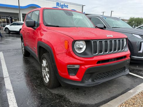 Used 2023 Jeep Renegade Latitude AWD/4WD image 5